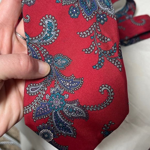 CHRISTIAN DIOR Red Paisley Italian Silk USA Designer Mens Tie VTG RARE - Picture 7 of 7